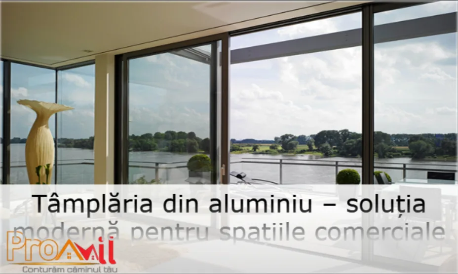 Interior cu pereți vitrați spre un lac și titlul despre tâmplăria din aluminiu